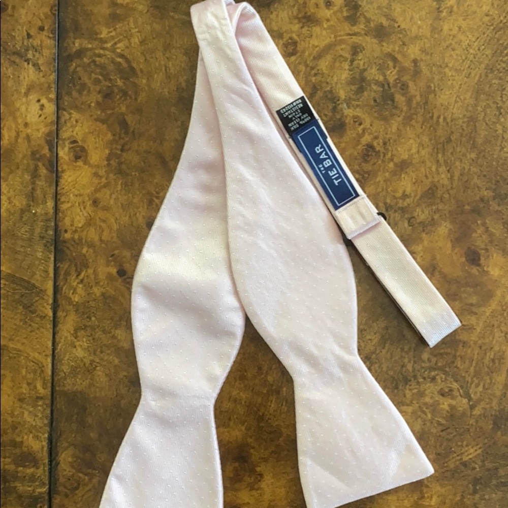 Tie Bar Bow Tie - Pale Pink